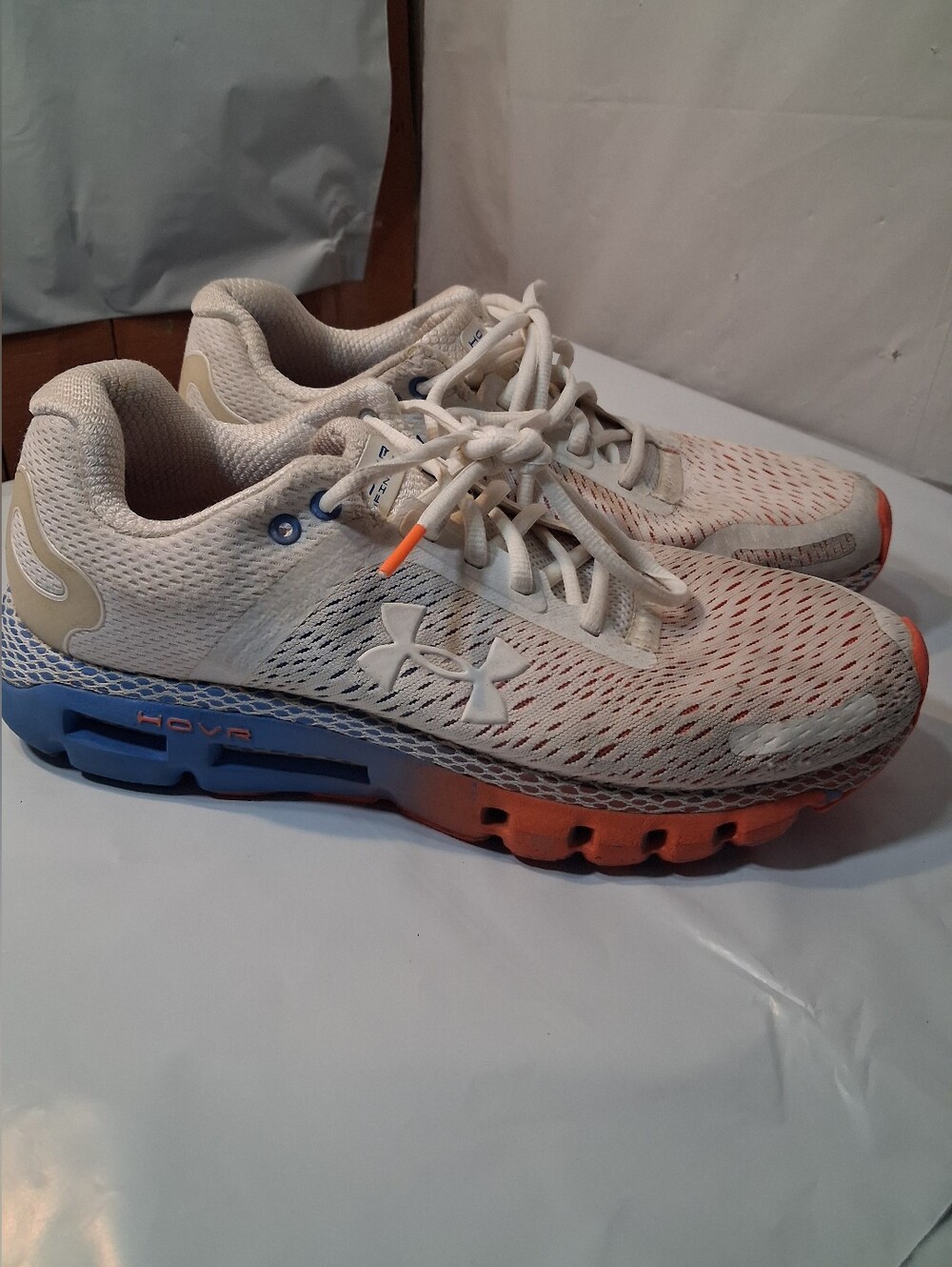 Under Armour HOVR Infinite 2 Running Shoes USA White Red Blue Size 9 Men’s
